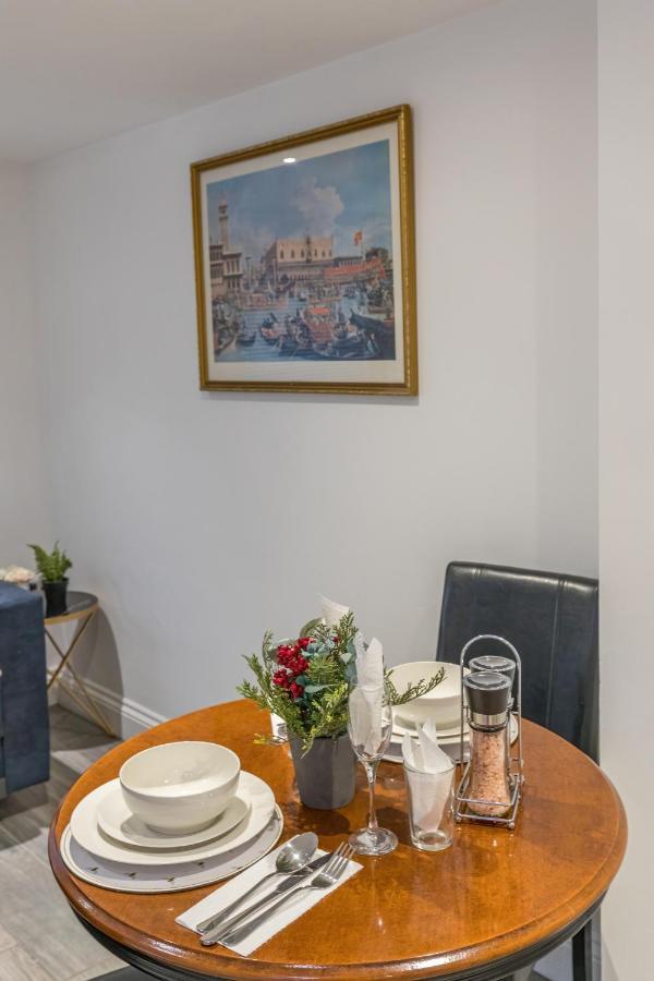 Luxury Hollywood Getaway In The Heart Of The City Brighton Dış mekan fotoğraf